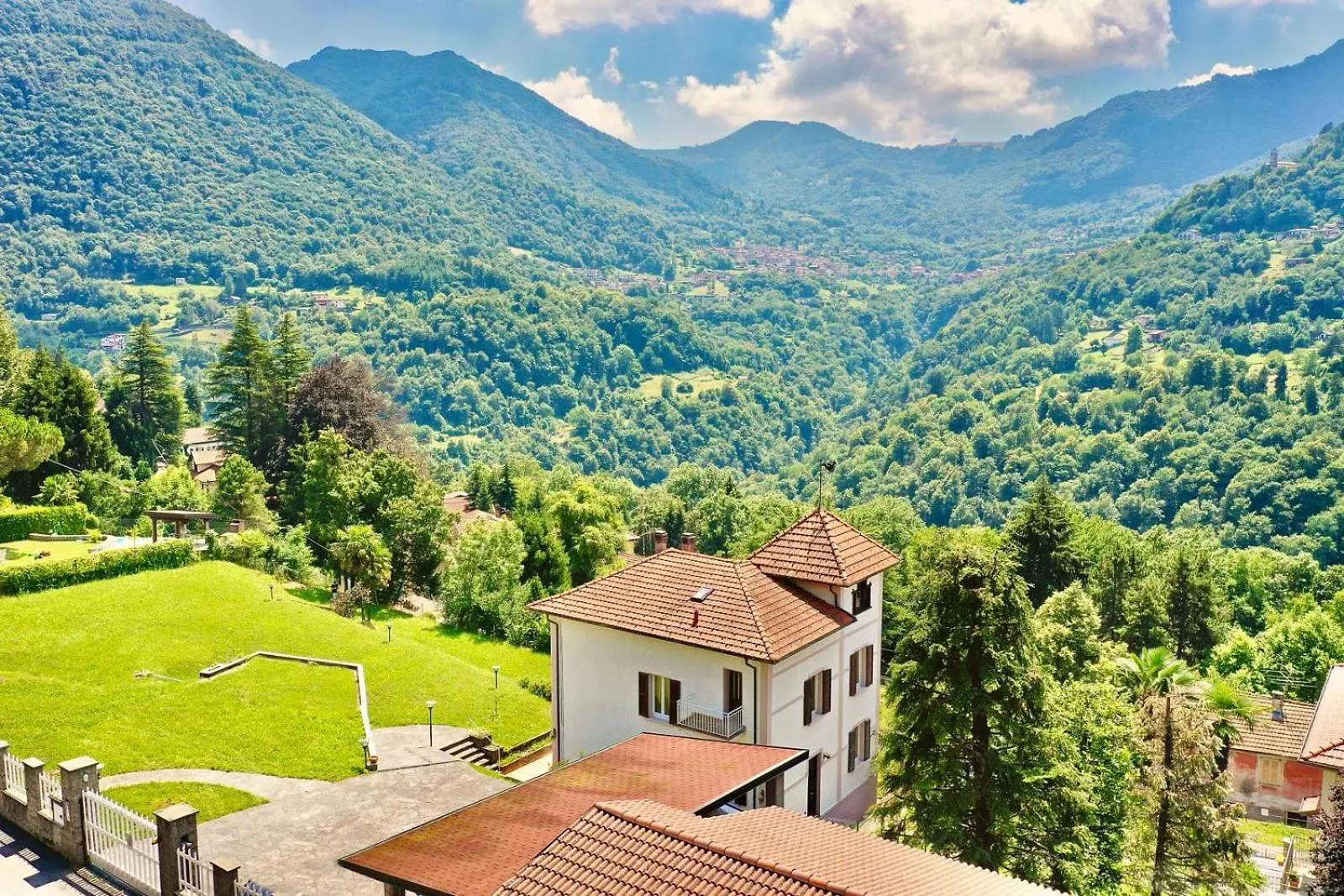 Villa Oleandra - Como Lake Dizzasco 0*,  Ιταλία